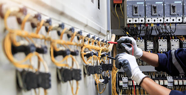Professional Electrician technician working in Morgantown, IN